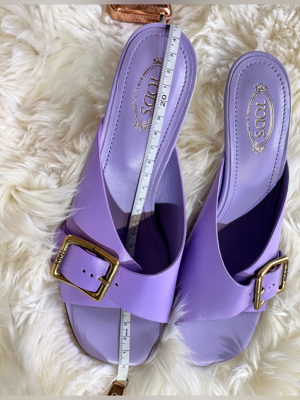 TOD’S Lavender Leather Mule Sandals with Sculptural Plexi Heel - Picture 15 of 15